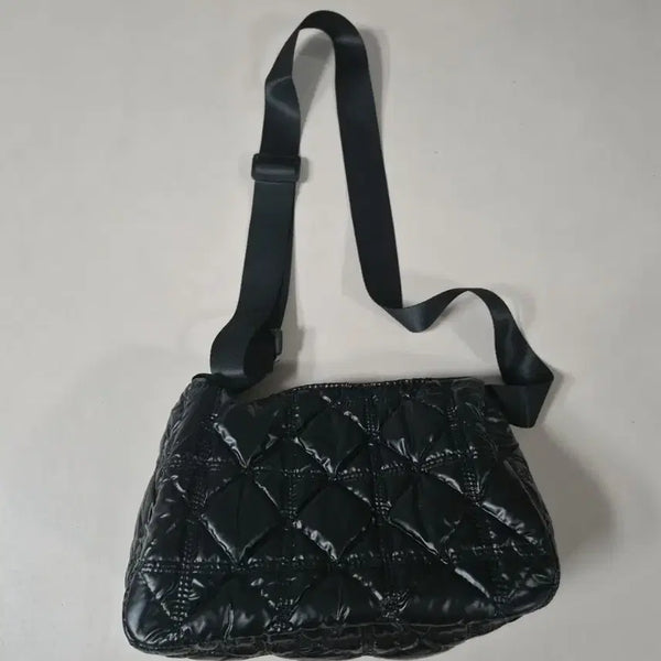 [BUNJANG] Black Quilted Crossbody Bag / 블랙 퀼팅 크로스백(구매시 랜덤인형증정)