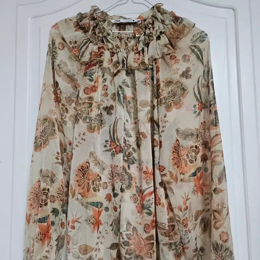 [BUNJANG] ZARA Ruffle Summer Blouse / ZARA 에스닉 새것수준 쉬폰 여름가능 프릴 블라우스 셔츠