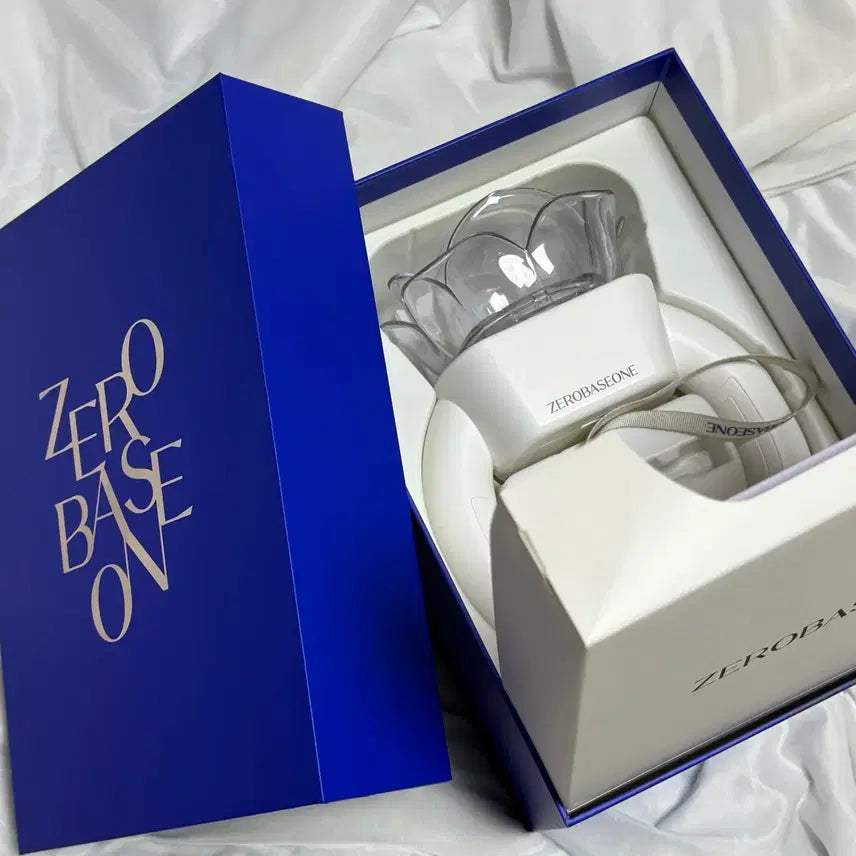 [BUNJANG] ZEROBASEONE Official Lightstick 'Rose Bong' with Ribbon / 제로베이스원 응원봉 로즈봉 + 리본