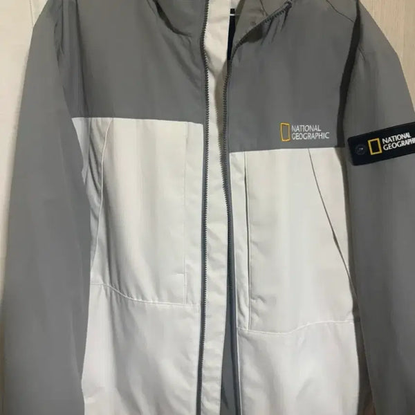 [BUNJANG] National Geographic Windbreaker Jacket Grey/White / 내셔널지오그래픽 바람막이 자켓 그레이/화이트