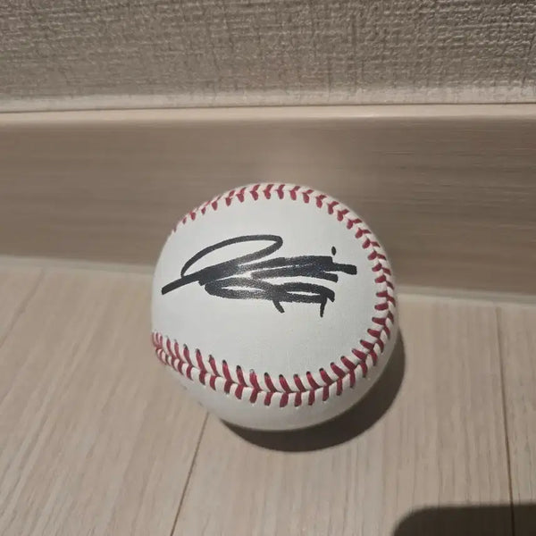 [BUNJANG] Hanwha Eagles Ryu Hyun-jin Official Autographed Leather Baseball / 한화이글스 류현진 스카이라인 오피셜 가죽볼 싸인