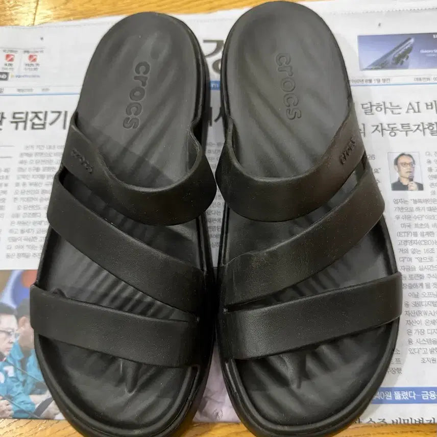 [BUNJANG] Crocs Black Sandals (W8) / (새상품)크록스 블랙 샌들 W8