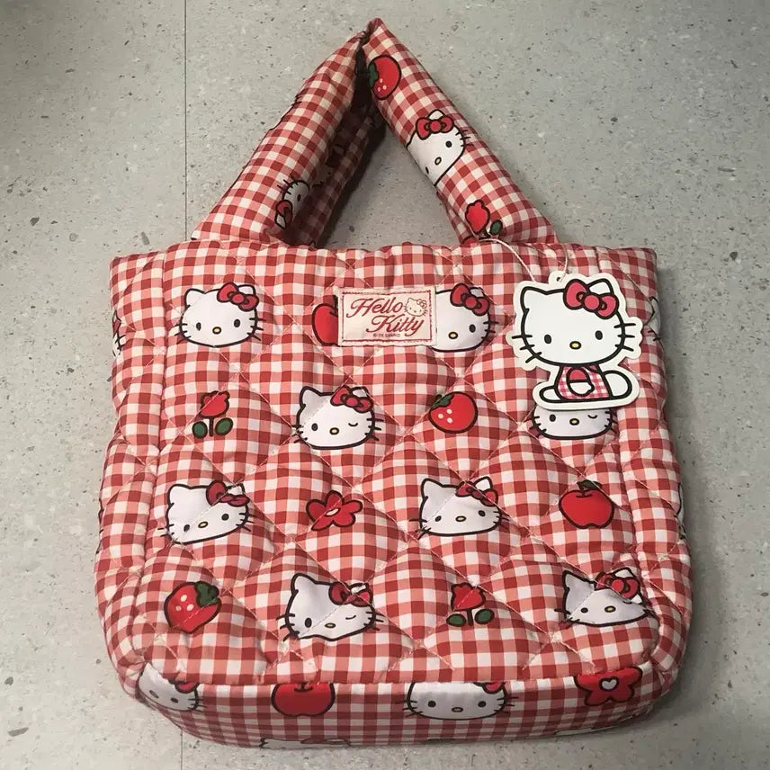 [BUNJANG] SPAO Hello Kitty Quilting Bag / 스파오 헬로키티 퀼팅가방