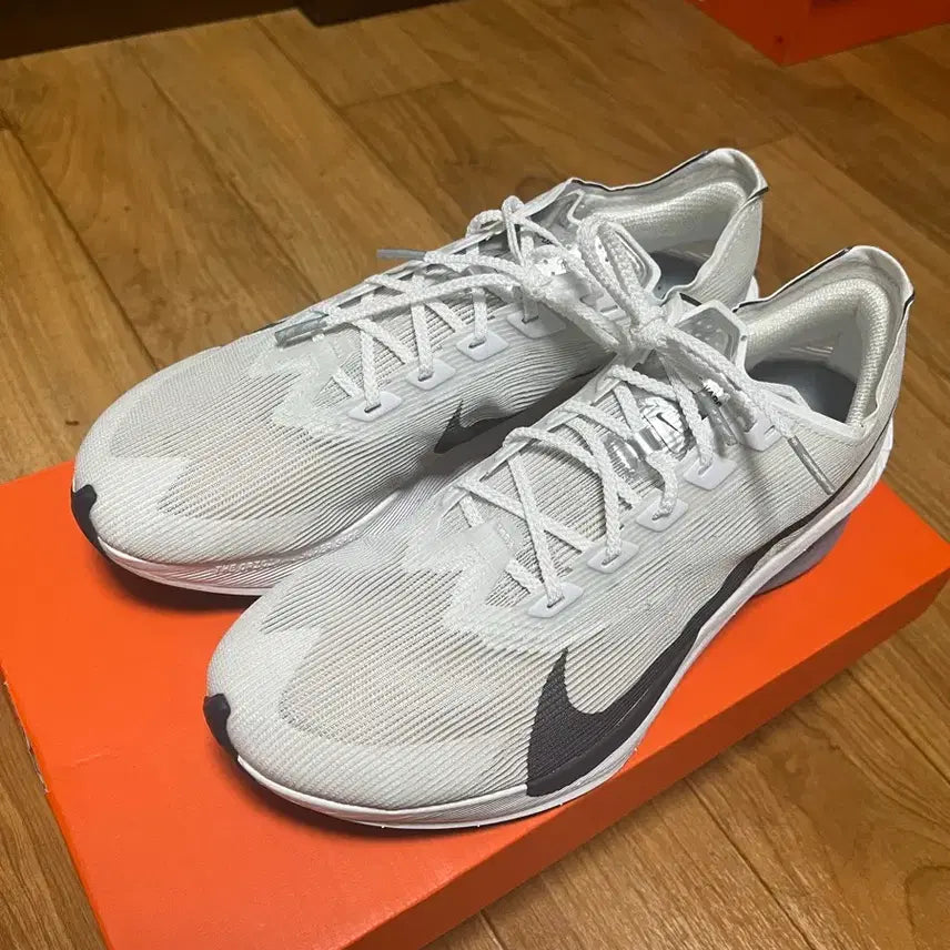 [BUNJANG] Nike Vaporfly 4% White Gridiron Running Shoes (260mm) / 나이키 베이퍼플라이4 260 새상품 판매