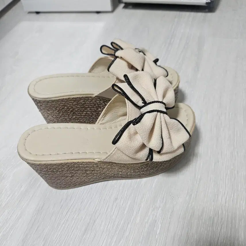 [BUNJANG] Ribbon Wedge Sandals Beige Platform Slippers (240) / 리본 웨지 샌들 베이지 통굽슬리퍼