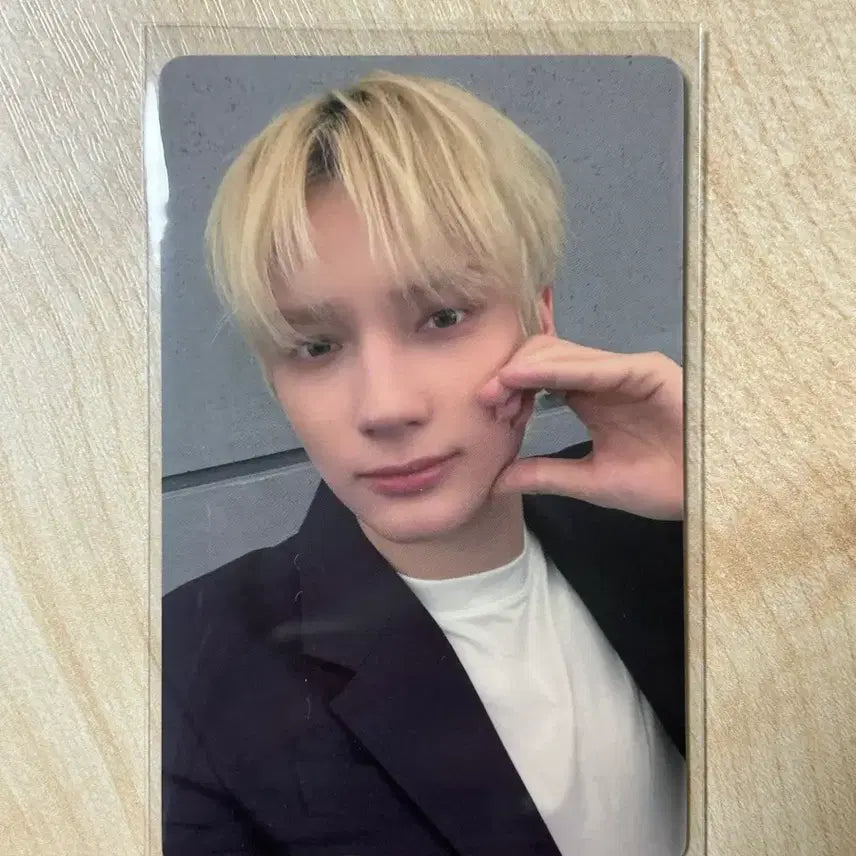 [BUNJANG] TXT (TOMORROW X TOGETHER) Yeonjun 'Wedding Guest Look' Photocard / 투바투 투모로우바이투게더 이즈위 하객룩 휴닝카이 포카 양도 판매