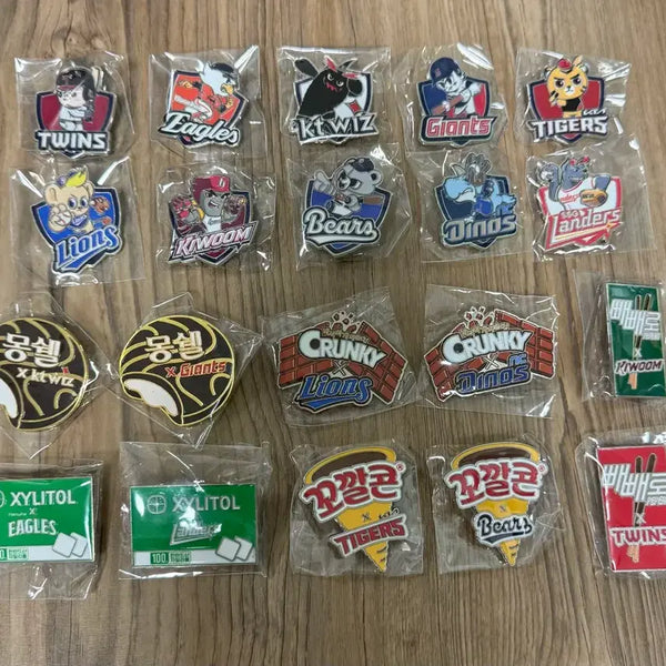 [BUNJANG] Lotte Wellfood KBO Heritage Badge & Keychain Set / 롯데웰푸드 KBO 뱃지 키링 짐색 팔아요