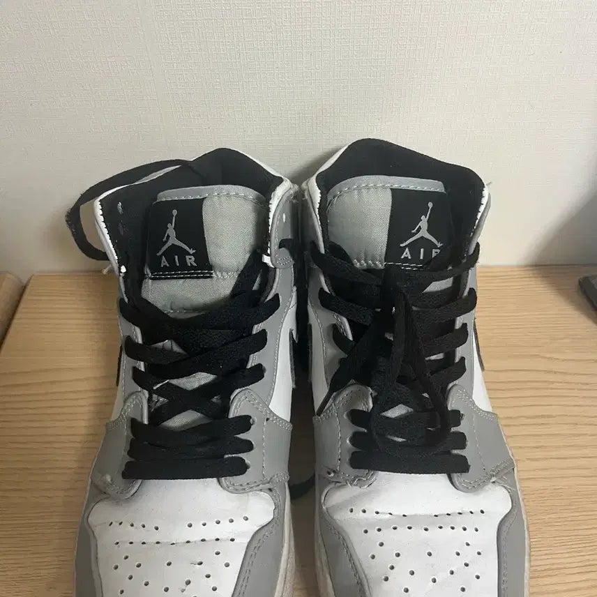[BUNJANG] Air Jordan 1 Mid Light Smoke Grey Sneakers / 조던 1 미드 라이트 스모크 그레이