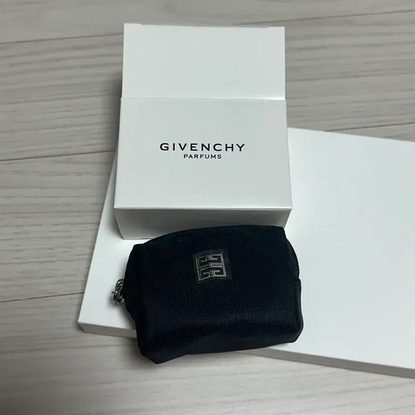 [BUNJANG] Givenchy Beauty AirPod Pouch / 지방시뷰티 애어팟파우치