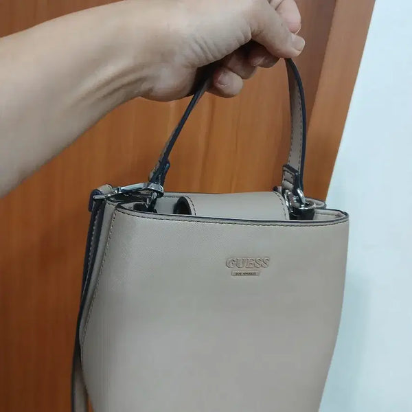 [BUNJANG] Guess Mini Bucket Bag Beige / 게스미니버킷백