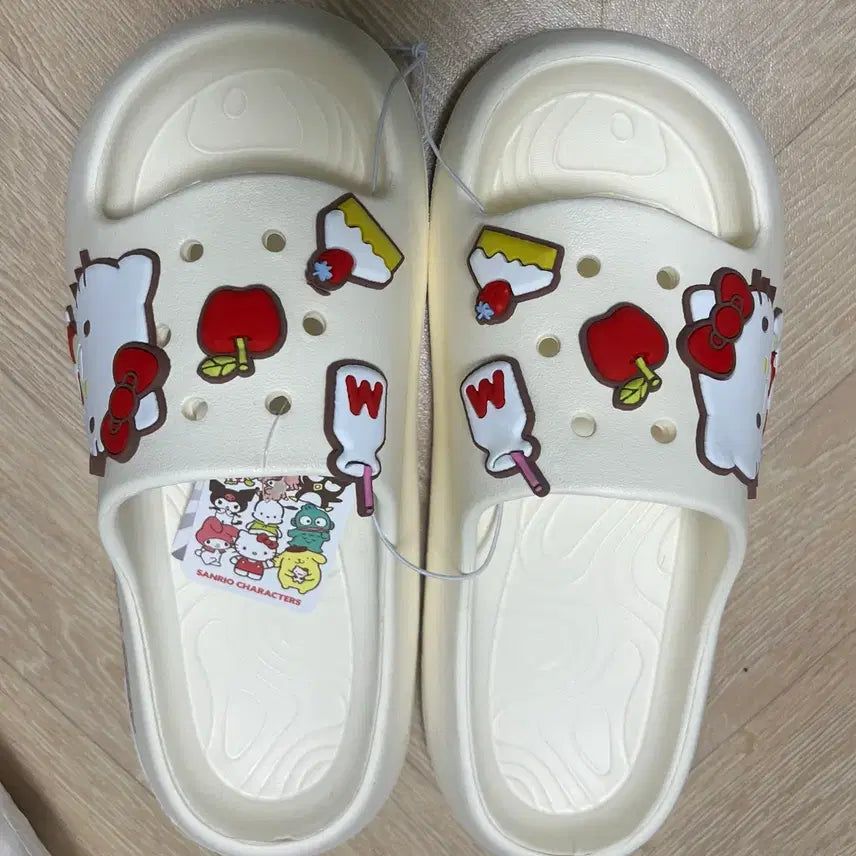 [BUNJANG] Sanrio Hello Kitty Mule Slippers - Ivory / 산리오 캐릭터 헬로키티 뮬 슬리퍼 아이보리