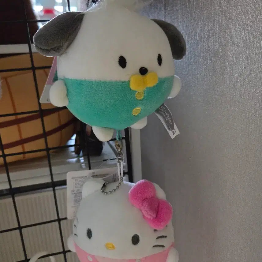 [BUNJANG] Sanrio Round Plush Keyring (Cinnamoroll/Pompompurin/Pochacco/Hello Kitty) / 산리오 동글이 봉제인형 키링(시나모롤/폼폼푸린/포차코/헬로키티)