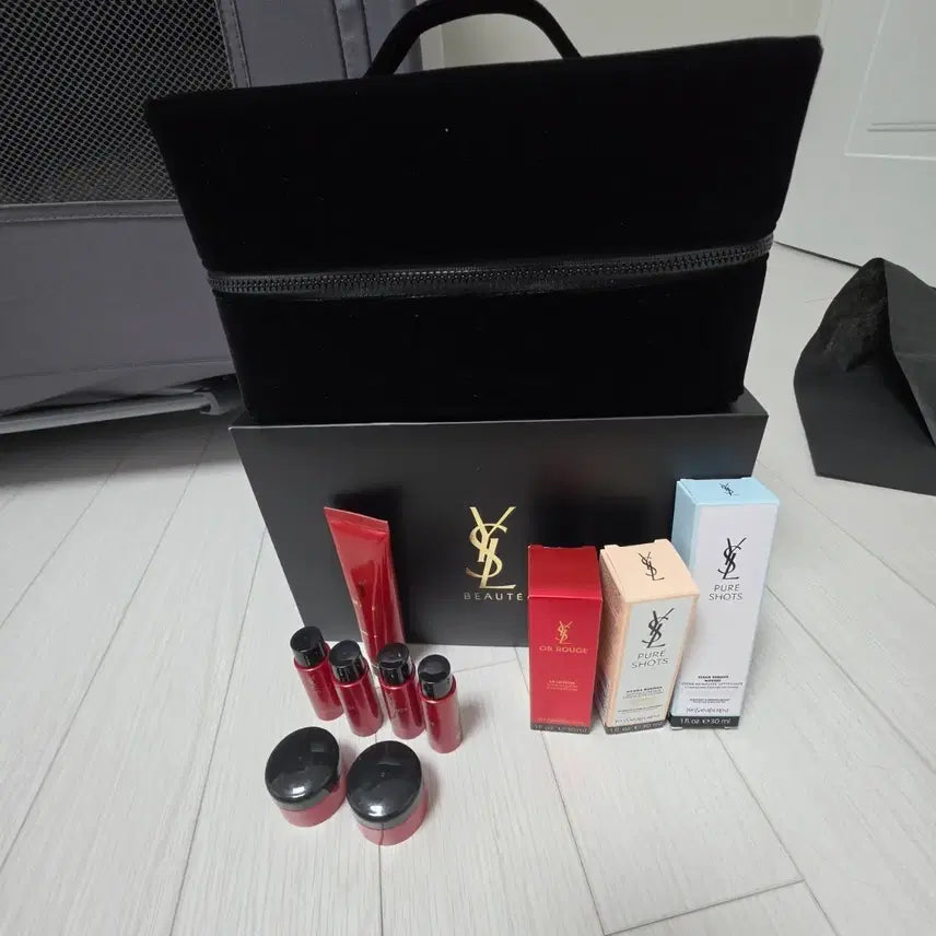 [BUNJANG] Yves Saint Laurent Vanity Bag and Ohui Basic Skincare Set / 입생로랑 바니티 프리미엄 가방하고   오후즈 기초 세트 새제품