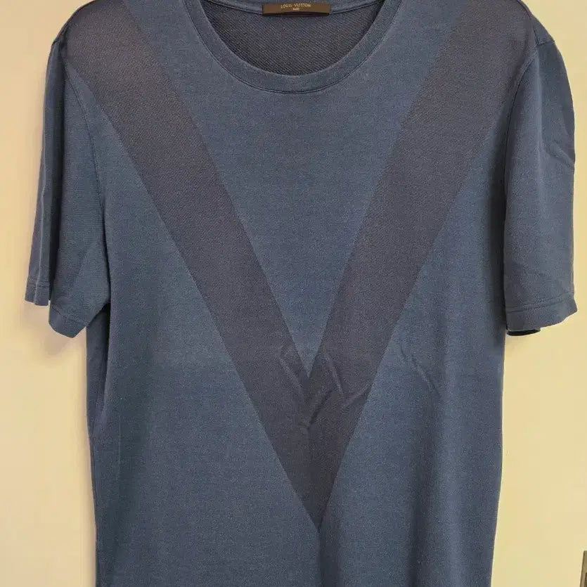 [BUNJANG] Louis Vuitton V Pattern Short Sleeve T-Shirt / 루이비통 V패턴 반팔티