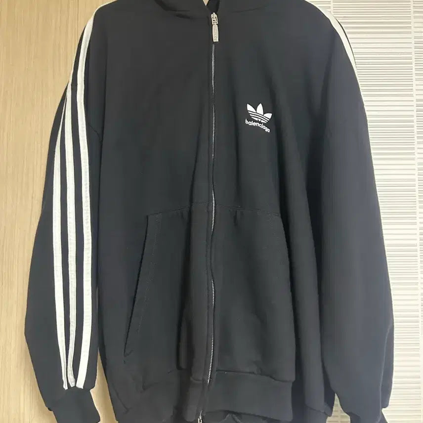 [BUNJANG] Balenciaga x Adidas Logo Hooded Zip-Up Jacket / 오늘만 60 발렌시아가 아디다스 후드집업