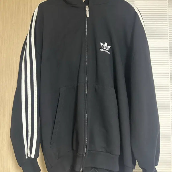 [BUNJANG] Balenciaga x Adidas Logo Hooded Zip-Up Jacket / 오늘만 60 발렌시아가 아디다스 후드집업
