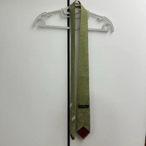 [BUNJANG] Salvatore Ferragamo 100% Silk Green Pattern Necktie / 페라가모 made italy 실크100 그린 패턴 넥타이