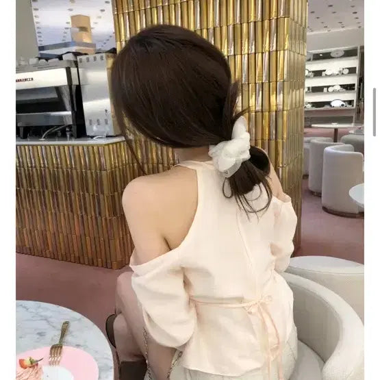 [BUNJANG] Jenio Made Swan Halter Blouse / (오늘만 할인)제니오 메이드 스완 홀터 블라우스