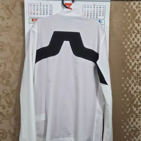 [BUNJANG] White Sports Zip-Up Long Sleeve Top (Size 105) / 흰색 스포츠 긴팔 집업1ㅇ5
