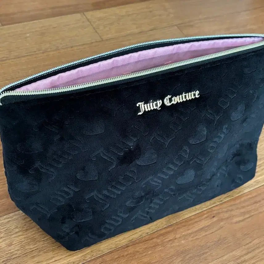 [BUNJANG] Juicy Couture Black Velvet Logo Pouch / 쥬시꾸뛰르 블랙 벨벳 로고 파우치