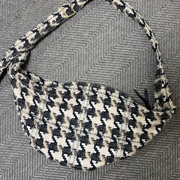 [BUNJANG] Beslow Houndstooth Pattern Crossbody Bag / 비슬로우 크로스백