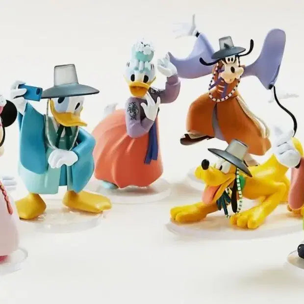 [BUNJANG] Disney Hanbok Figurines Set (Unsealed) / 디즈니 한복 피규어 세트 개봉품 팝니다