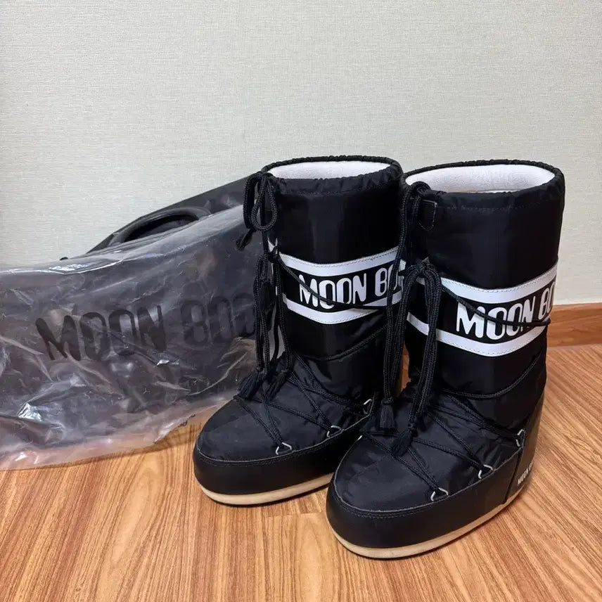 [BUNJANG] Moon Boots Black Boots Size 35/38 / 문부츠 블랙 검정 35/38