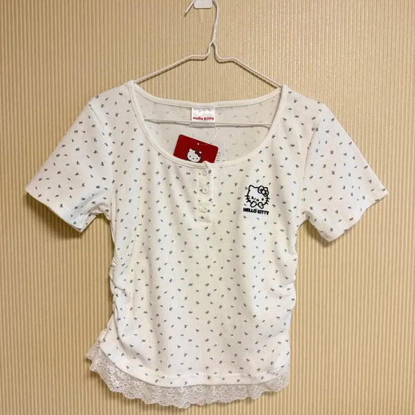 [BUNJANG] Hello Kitty Lace Floral Short-Sleeve T-Shirt / 헬로키티 레이스 블루 잔꽃 반팔 티셔츠 새상품