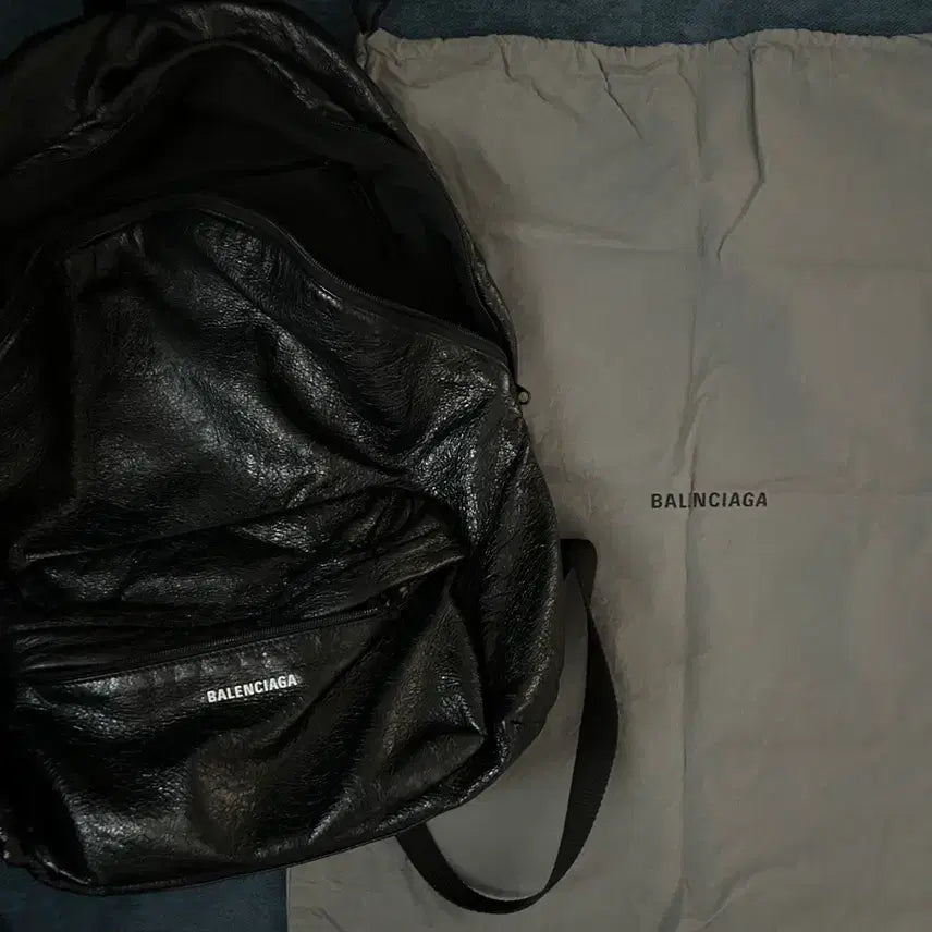[BUNJANG] Balenciaga Explorer Backpack Black Leather / 발렌시아가 익스플로러 백팩 블랙 색상