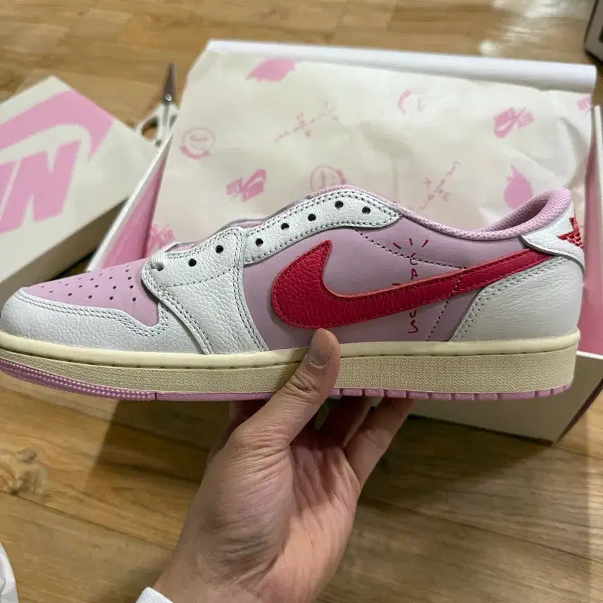 [BUNJANG] Nike Travis Scott Jordan 1 Low Tropical Pink / 나이키 트래비스 스캇 조던1 로우 트로피컬 핑크 275