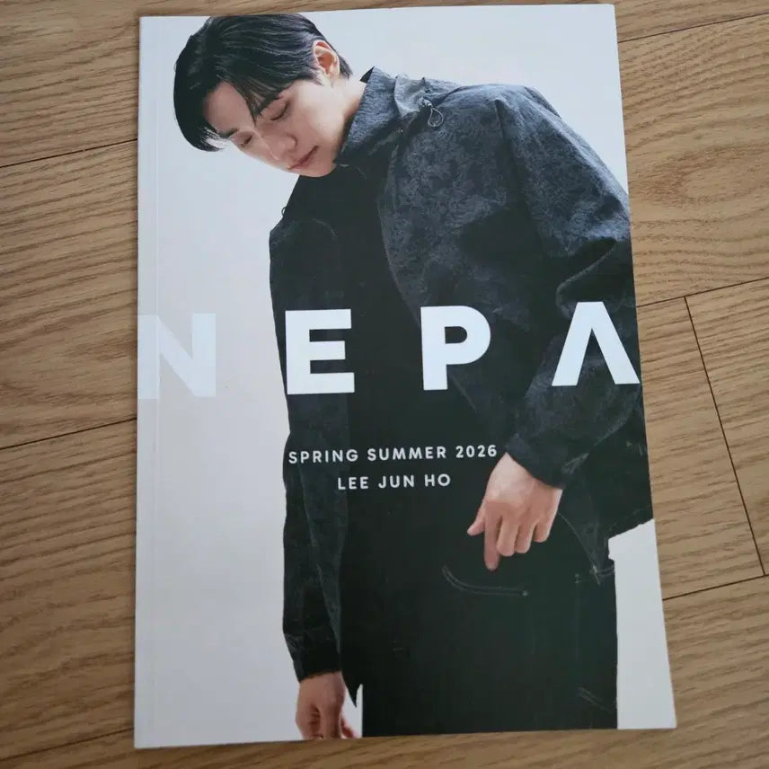 [BUNJANG] NEPA Catalog - Spring/Summer 2026 Collection (Starring Lee Jun-ho & Ahn Yu-jin) / 이준호 안유진 네파 카다로그