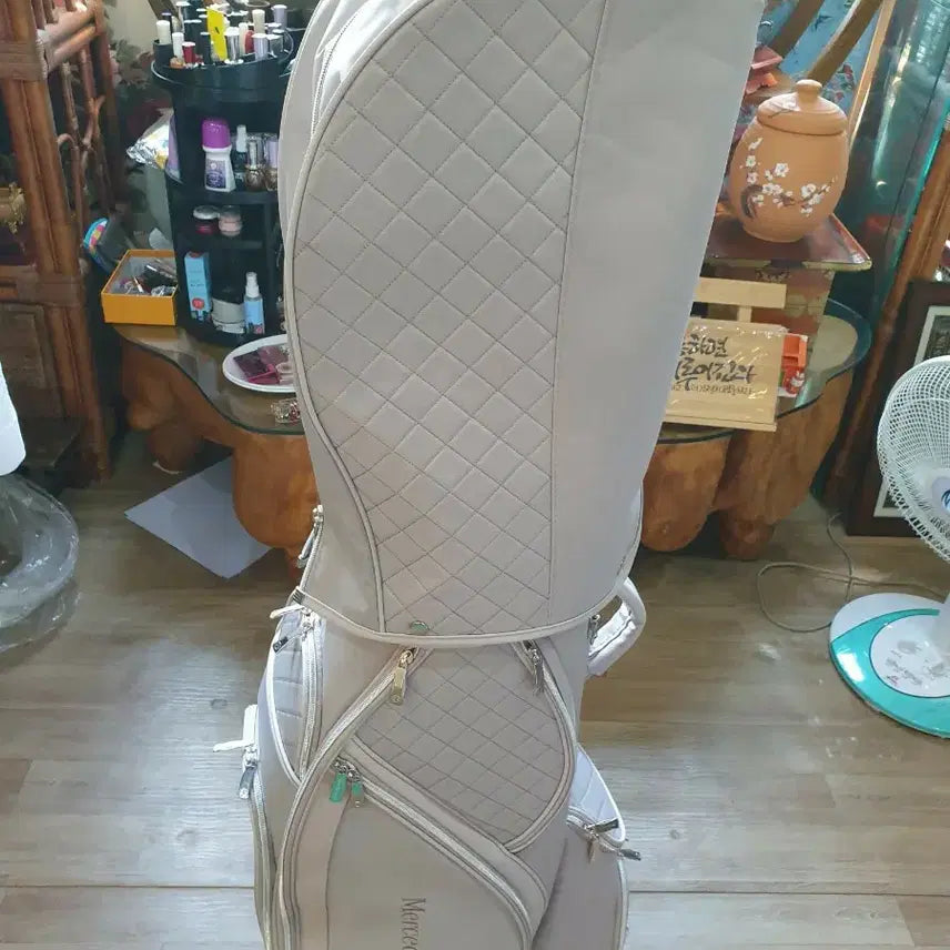 [BUNJANG] Mercedes-Benz Golf Caddy Bag & Pouch Set - Beige / 메르세데스 벤츠 골프백 베이지색