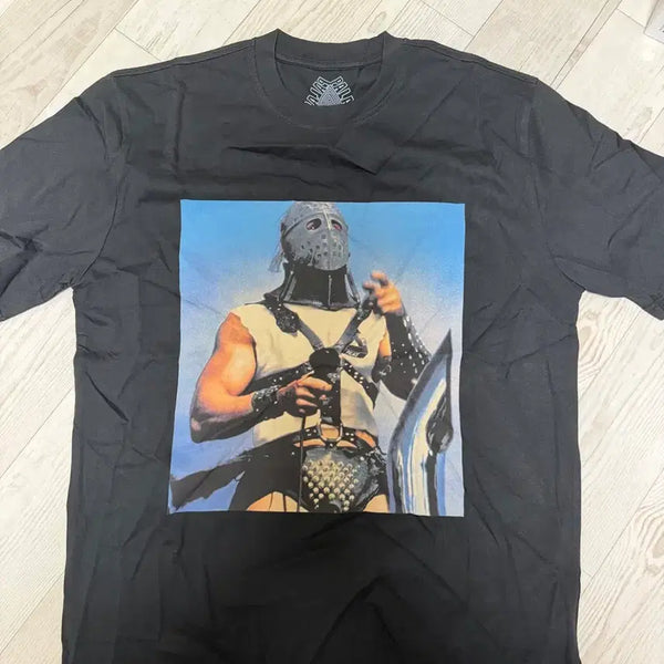 [BUNJANG] Palace Mad Maximum T-Shirt / 팔라스 매드 맴시멈 티셔츠