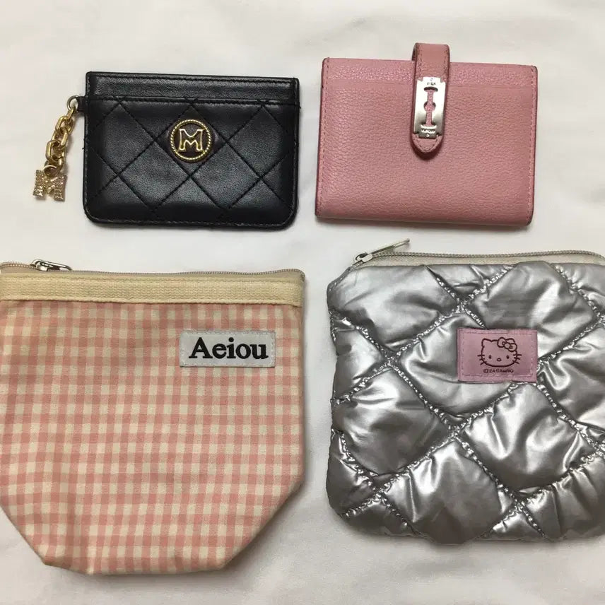 [BUNJANG] Metrocity Card Wallet, Bunk Pink Card Wallet, Hello Kitty Pouch Bundle Set / [일괄] 메트로시티카드지갑 분크핑크분홍카드지갑 헬로키티파우치 아에이오우