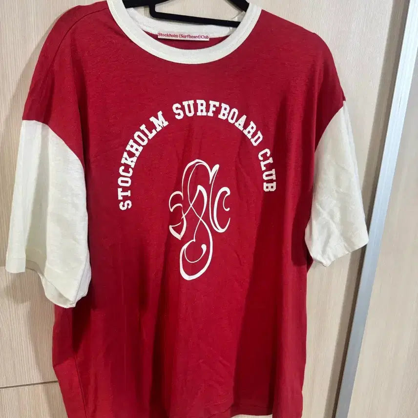 [BUNJANG] Stockholm Syndrome Club Red Short-Sleeve T-Shirt / 스톡홀름 서프보드 클럽 반팔티 레드