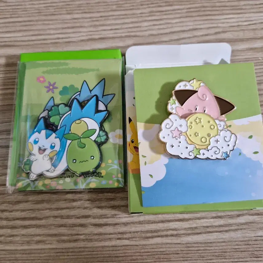 [BUNJANG] Pokemon Double Magnet (Pachirisu) & Isaac Toast X BBG Badge Bundle Set / 포켓몬 마그넷 + 뱃지 판매합니다