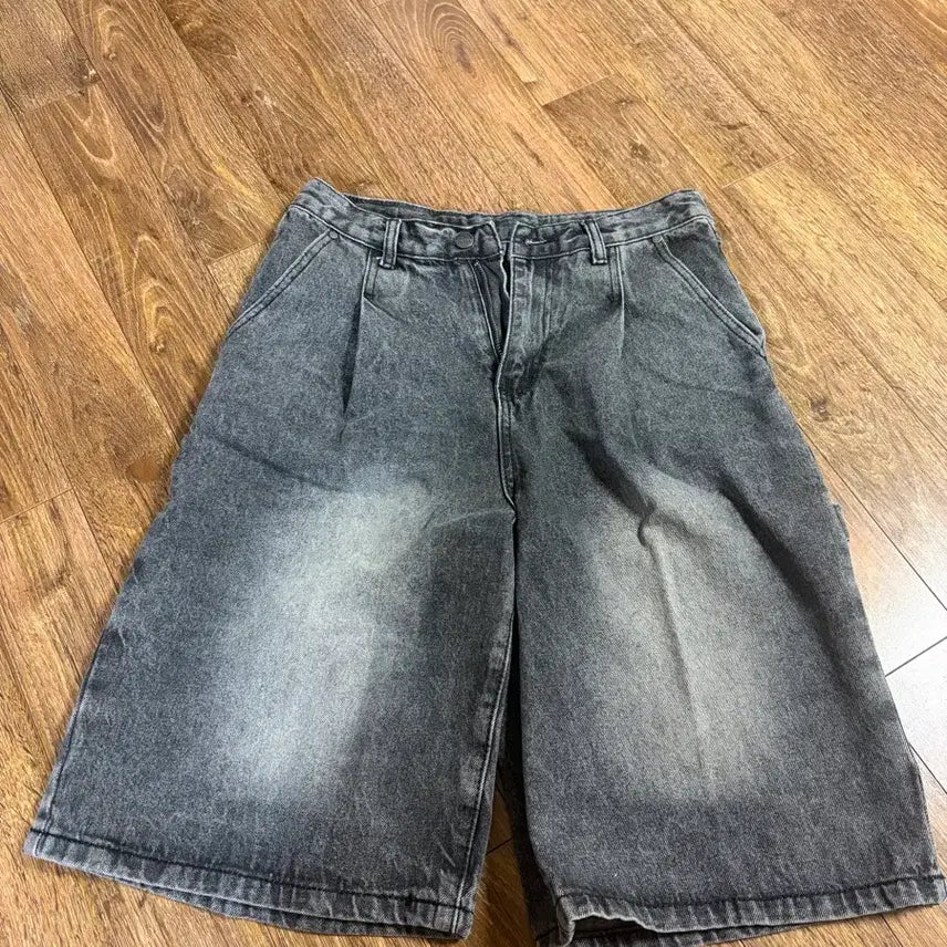 [BUNJANG] Dimitri Black Black Denim Bermuda Shorts / 디미트리블랙 흑청 버뮤다