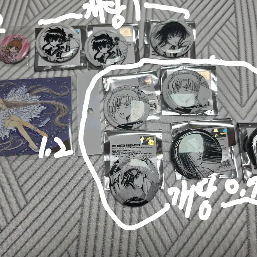 [BUNJANG] CLAMP Acrylic Stand & Badge Set / CLAMP 굿즈 뱃지.엽서