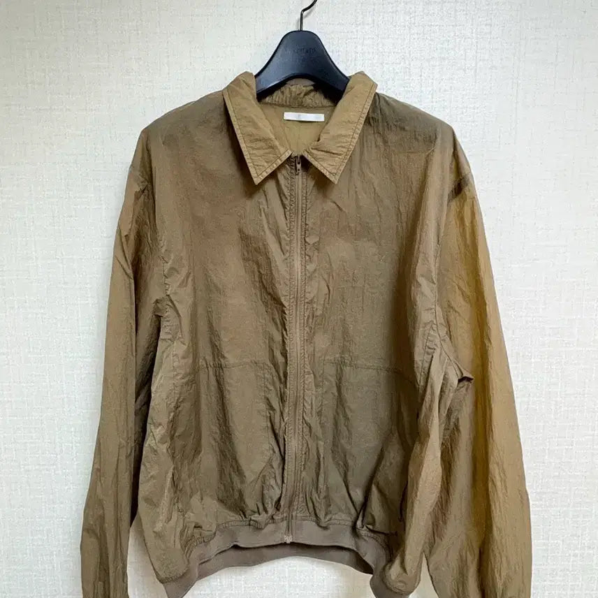 [BUNJANG] AMOMENTO Nylon Raglan Blouson Brown / 아모멘토 나일론 블루종 브라운