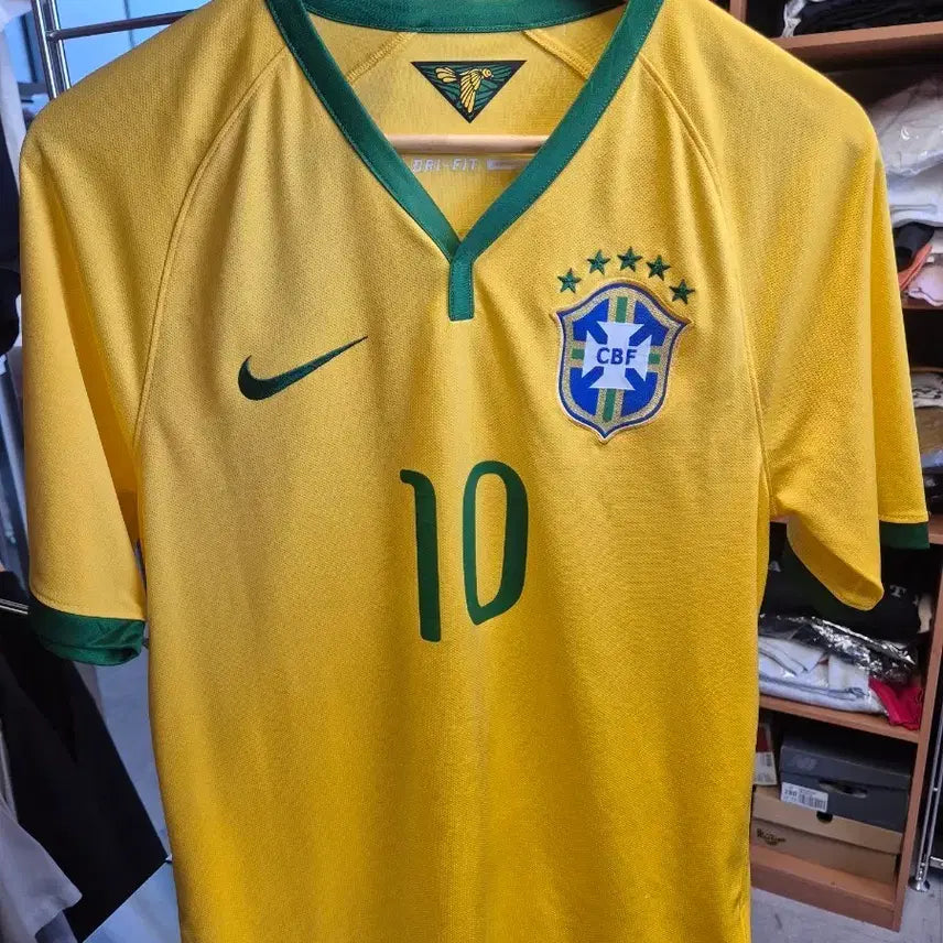 [BUNJANG] Nike 14-15 Brazil National Team Neymar #10 Jersey / Nike 14-15 브라질 국대 no.10 네이마르 유니폼
