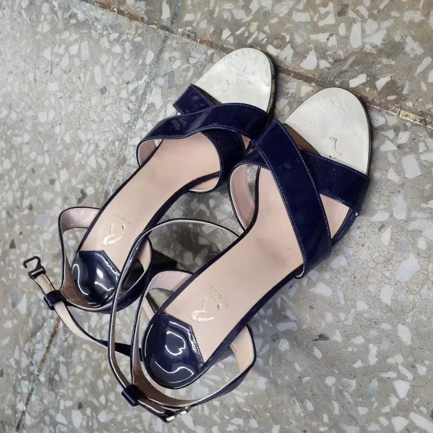 [BUNJANG] Renoir Sandals Heels Shoes (235 Size) / [235 size] RENOIR 샌들 힐 구두