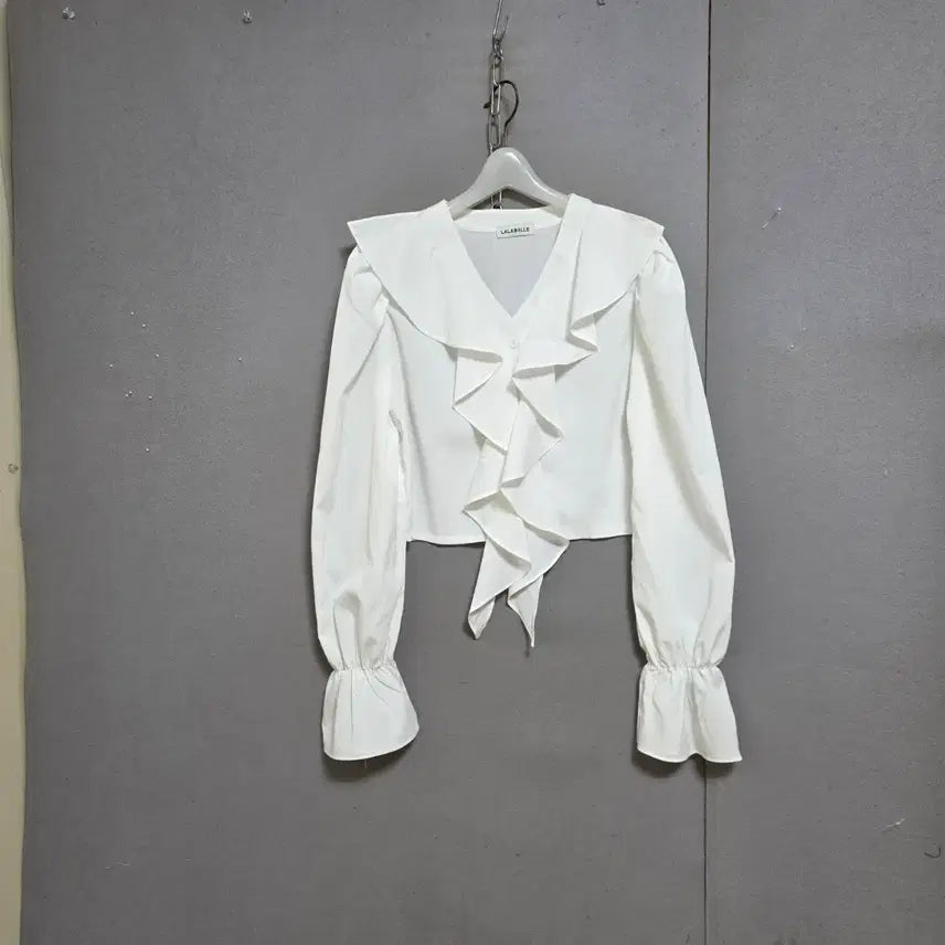 [BUNJANG] White V-Neck Ruffle Cropped Blouse / 흰색 브이넥 프릴 짧은 블라우스  F   n6456