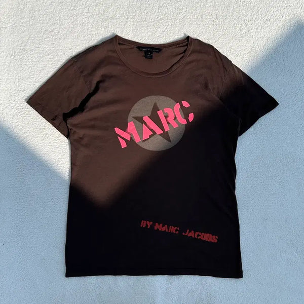 [BUNJANG] Marc Jacobs Brown Graphic Short Sleeve T-Shirt / 마크 제이콥스 브라운 그래픽 반팔티셔츠