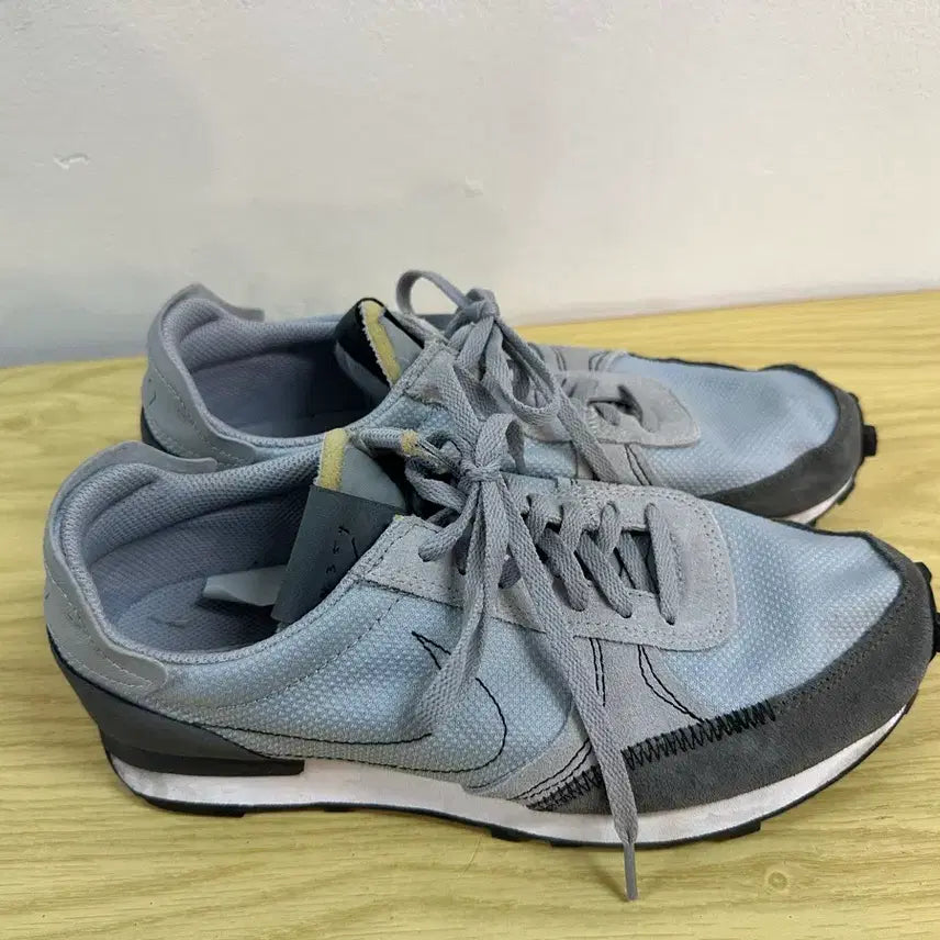 [BUNJANG] Nike Daybreak Type Sneakers (255mm) / 나이키 데이브레이크 타입 255