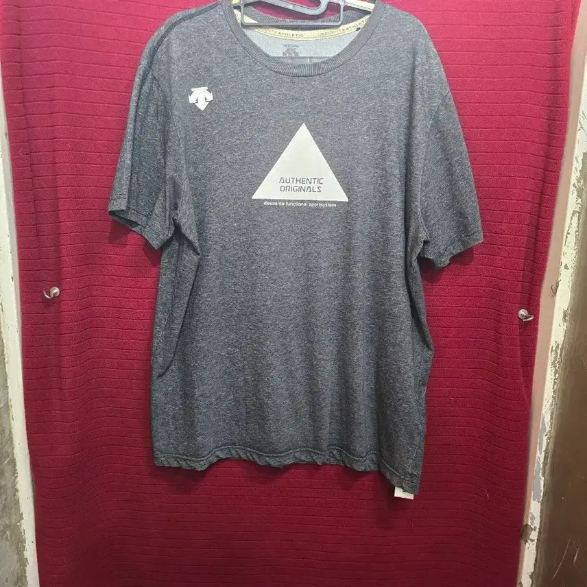 [BUNJANG] Descente Short Sleeve T-Shirt Gray / 데상트 반팔 티셔츠 그레이