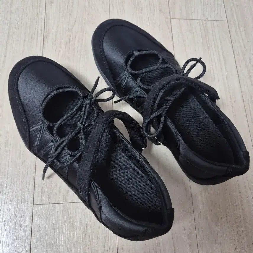 [BUNJANG] GU Ballerina Sneakers - Size 235 / 발레리나 운동화 235 일본 GU구매 새것