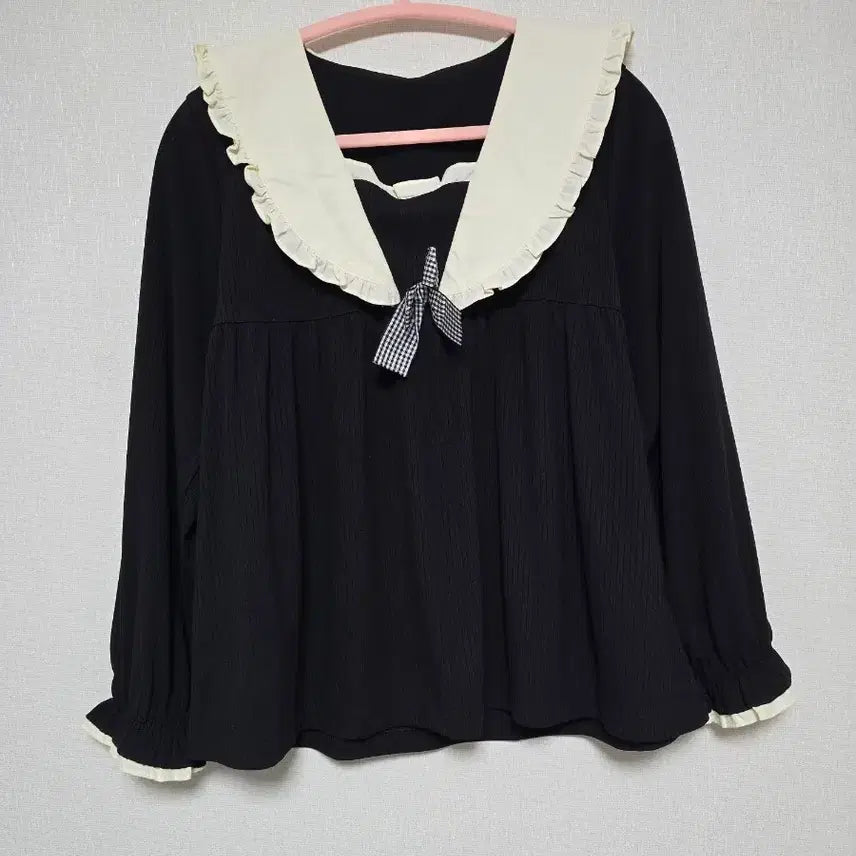 [BUNJANG] Black Sailor Collar Blouse with Ribbon Detail / 블랙 세라복 카라 블라우스