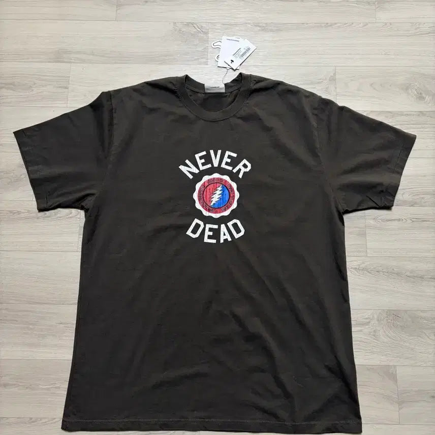 [BUNJANG] thisisneverthat x Grateful Dead NEVER DEAD T-Shirt Brown XL / 디스이즈네버댓x그레이트풀 데드 NEVER DEAD 티셔츠 브라운 XL