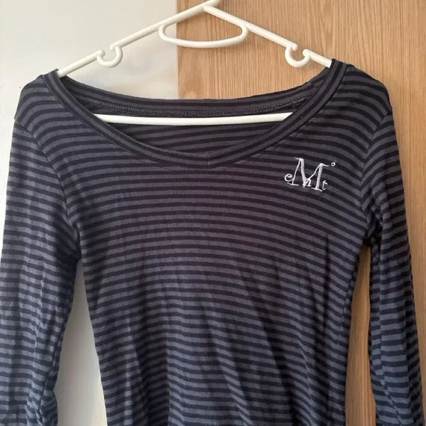 [BUNJANG] Muscent Sleeveless Striped T-Shirt with Embroidered Detail / 뮤센트