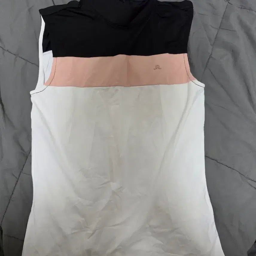 [BUNJANG] J.LINDEBERG Sleeveless Golf Wear Top / J.LINDEBERG 민소매 골프웨어 블랙/핑크/화이트